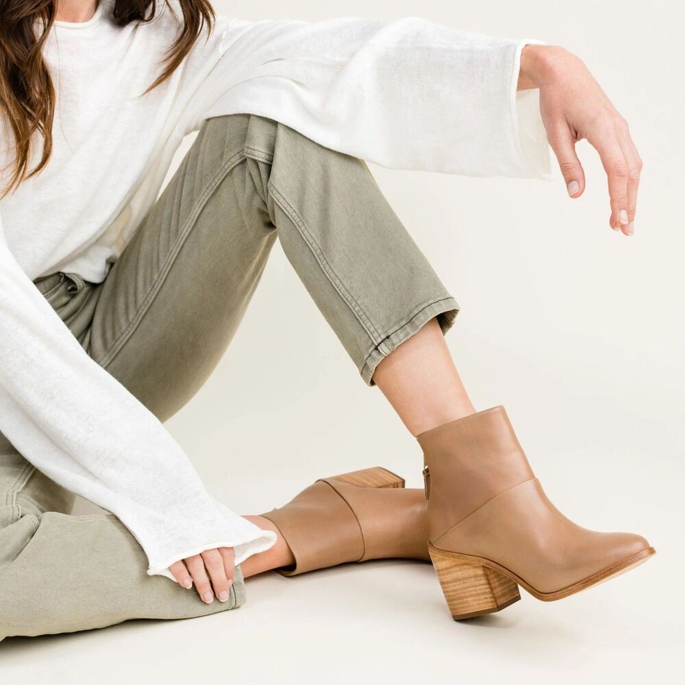 NWOB Nisolo Women's Dari Heeled Ankle Bootie in Almond Tan Leather Size 8.5